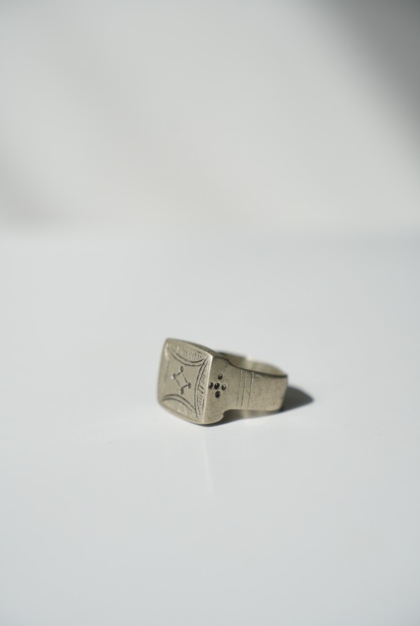 VINTAGE RING