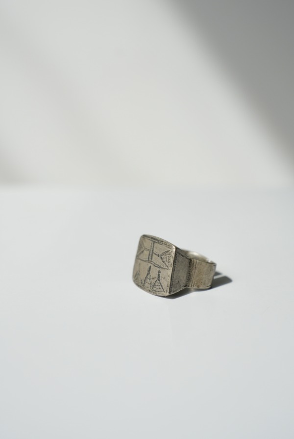 VINTAGE RING