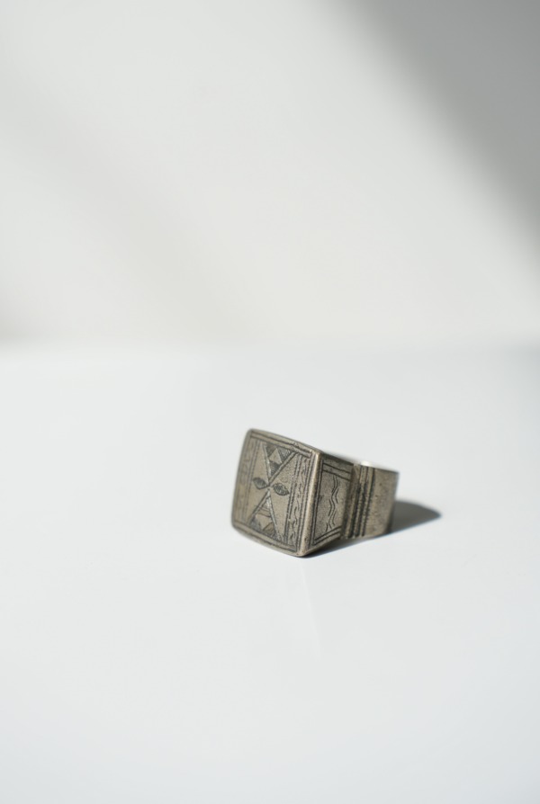 VINTAGE RING