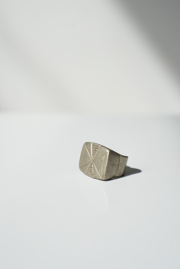 VINTAGE RING