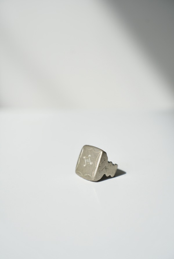 VINTAGE RING