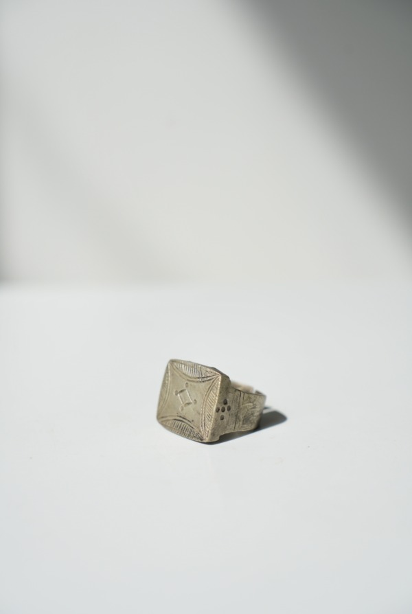 VINTAGE RING