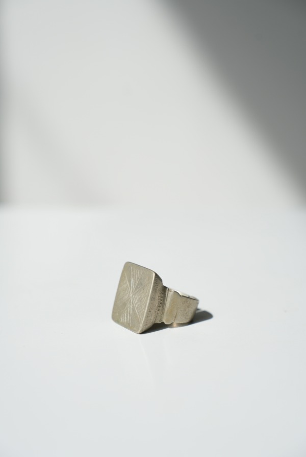 VINTAGE RING