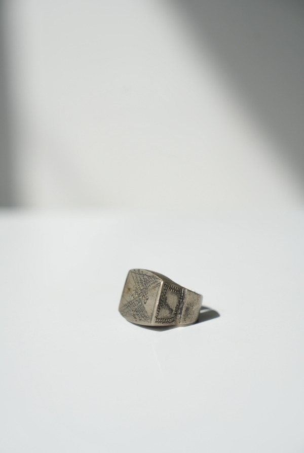VINTAGE RING