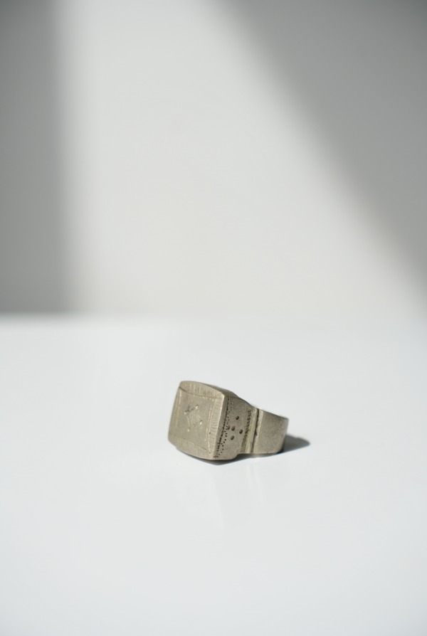 VINTAGE RING