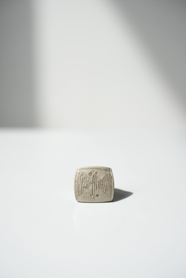 VINTAGE RING